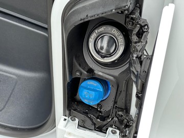 https://dvg-vehicle-assets.s3.amazonaws.com/436290/5yb41mhzec8s6py4z8sjhmhzg.jpg