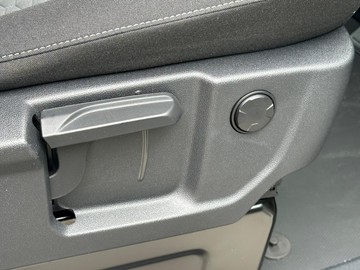 https://dvg-vehicle-assets.s3.amazonaws.com/436298/d25thstsk56r7cm4akopi0z9y.jpg