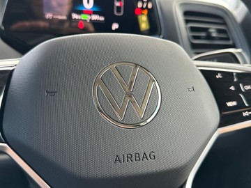 https://dvg-vehicle-assets.s3.amazonaws.com/437330/f722037pm6nfguff88sx90rg.jpg