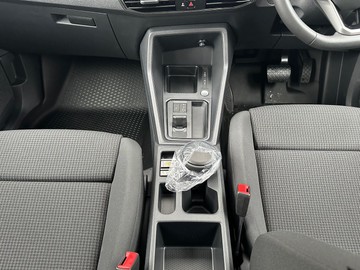 https://dvg-vehicle-assets.s3.amazonaws.com/437936/9kwd3szcoc2zwlrmu06ni5kkl.jpg