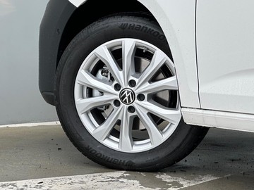 https://dvg-vehicle-assets.s3.amazonaws.com/437936/e07k4ej3p7xxfopbe1761w2px.jpg