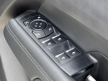 https://dvg-vehicle-assets.s3.amazonaws.com/439861/9sws0cja6i500bv3hf3i4urk7.jpg