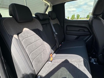 https://dvg-vehicle-assets.s3.amazonaws.com/439867/5hbkeo5k05hunb0lliz1x5pn1.jpg