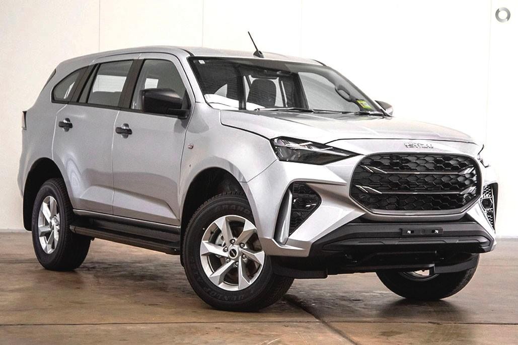 Isuzu Mu-x image 1