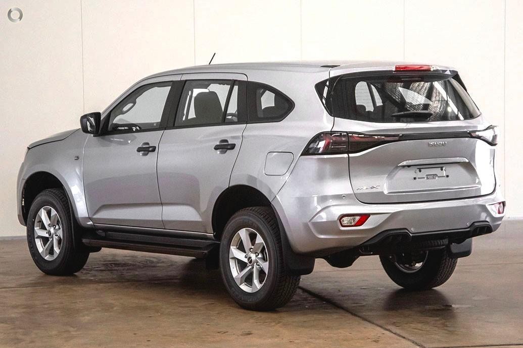 Isuzu Mu-x image 4