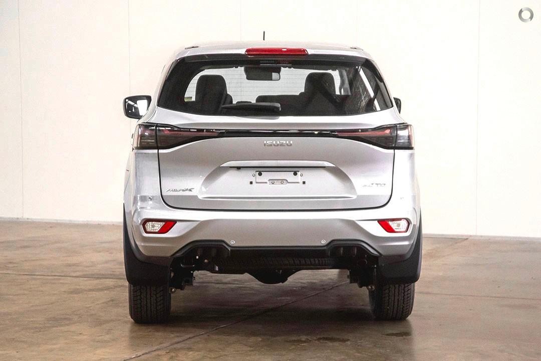 Isuzu Mu-x image 3