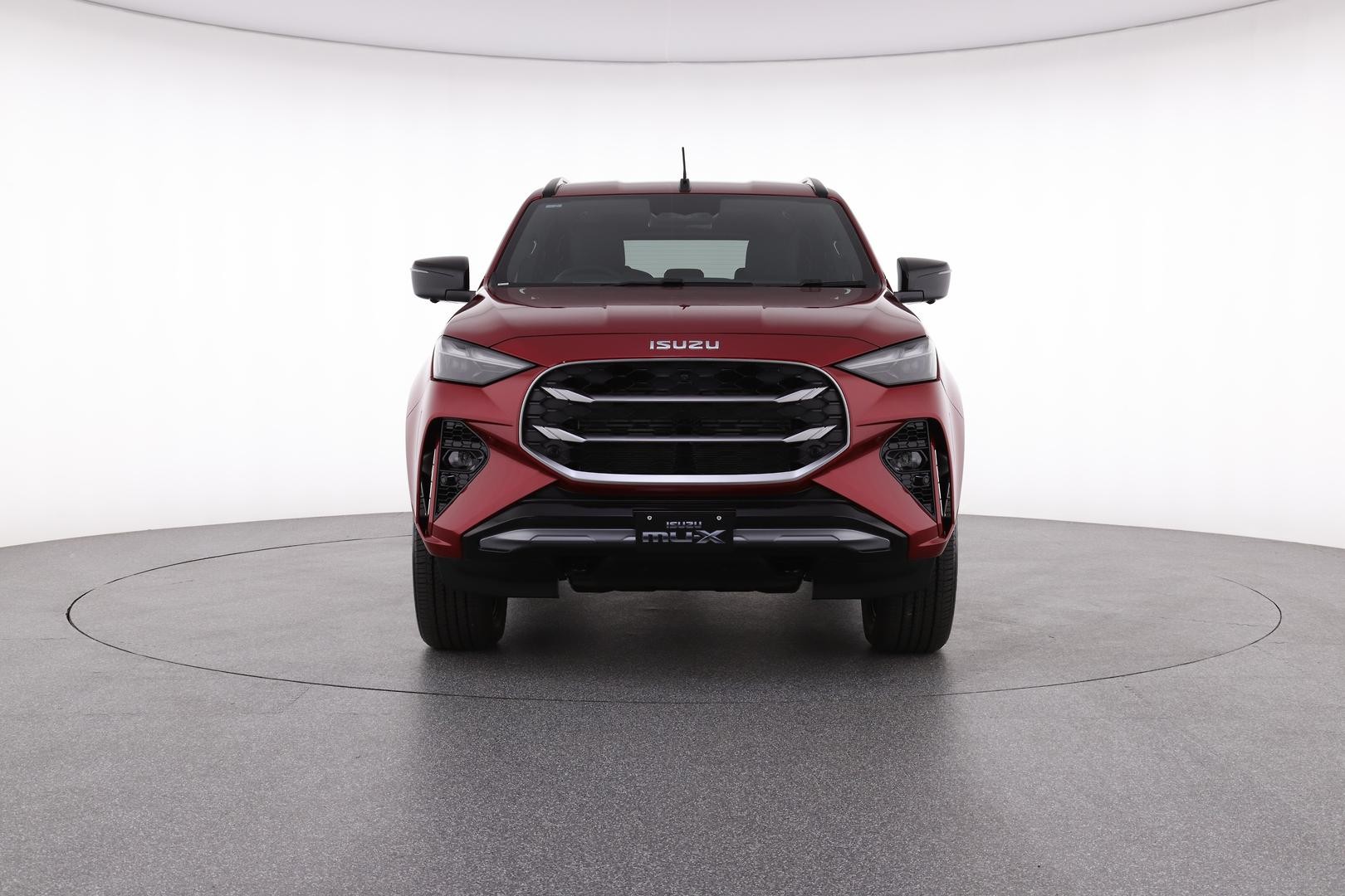 Isuzu Mu-x image 2