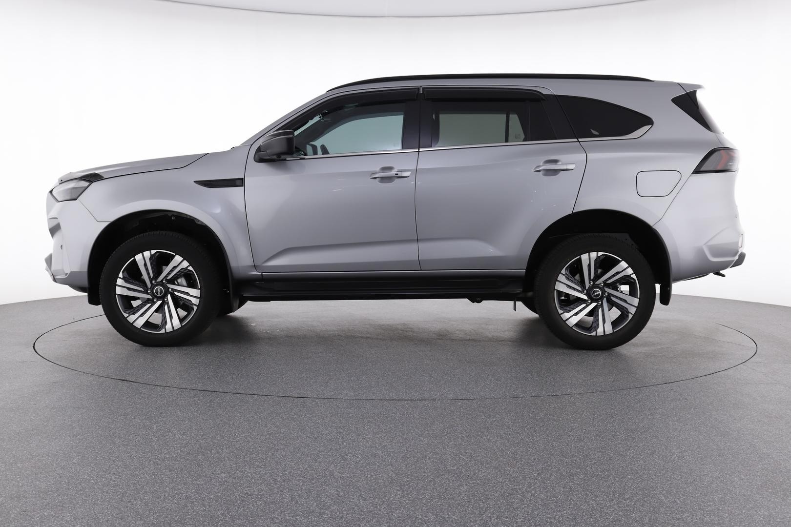 Isuzu Mu-x image 3