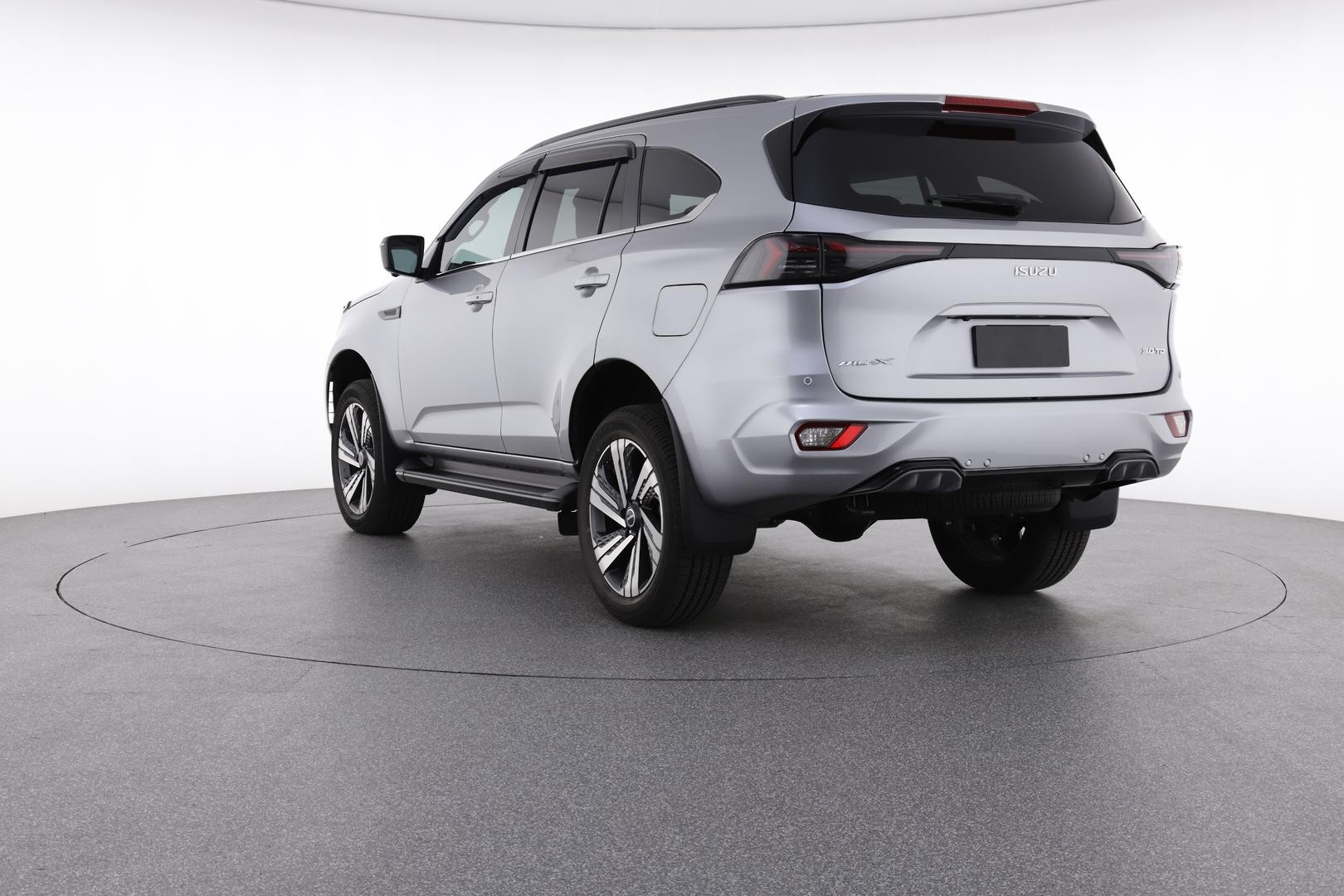 Isuzu Mu-x image 4