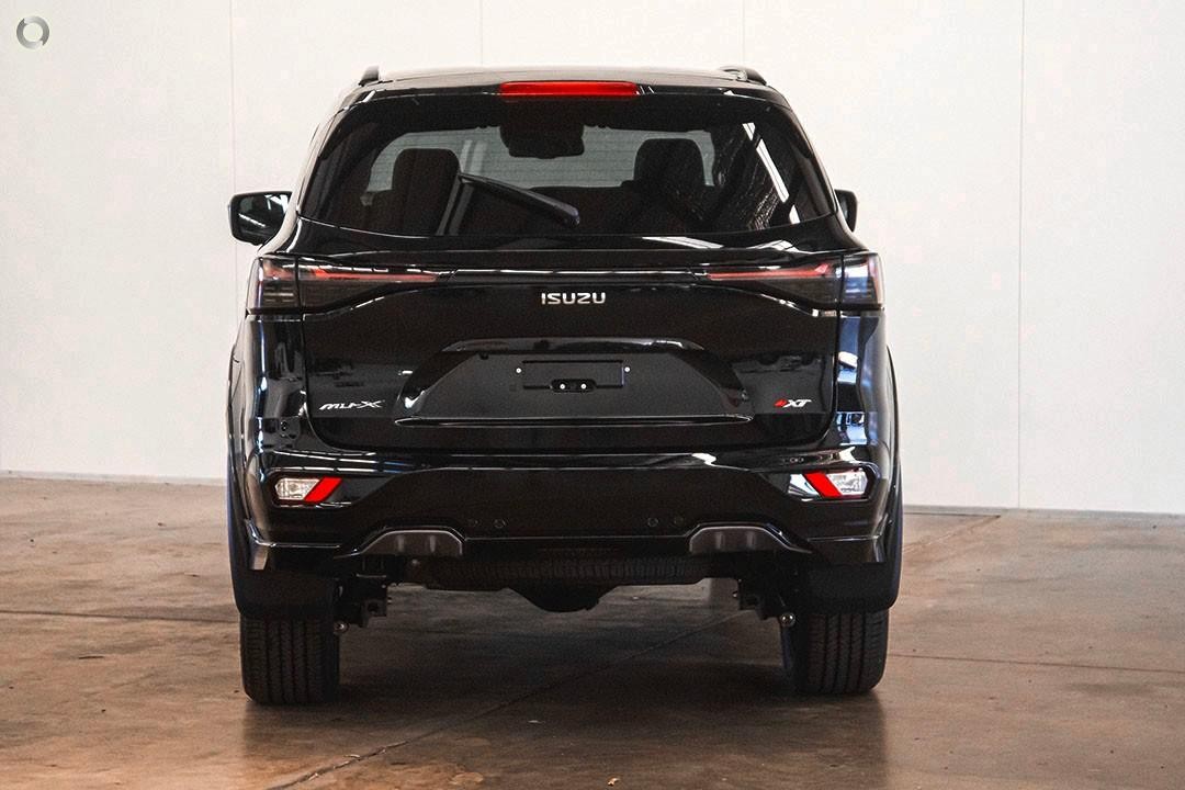 Isuzu Mu-x image 3