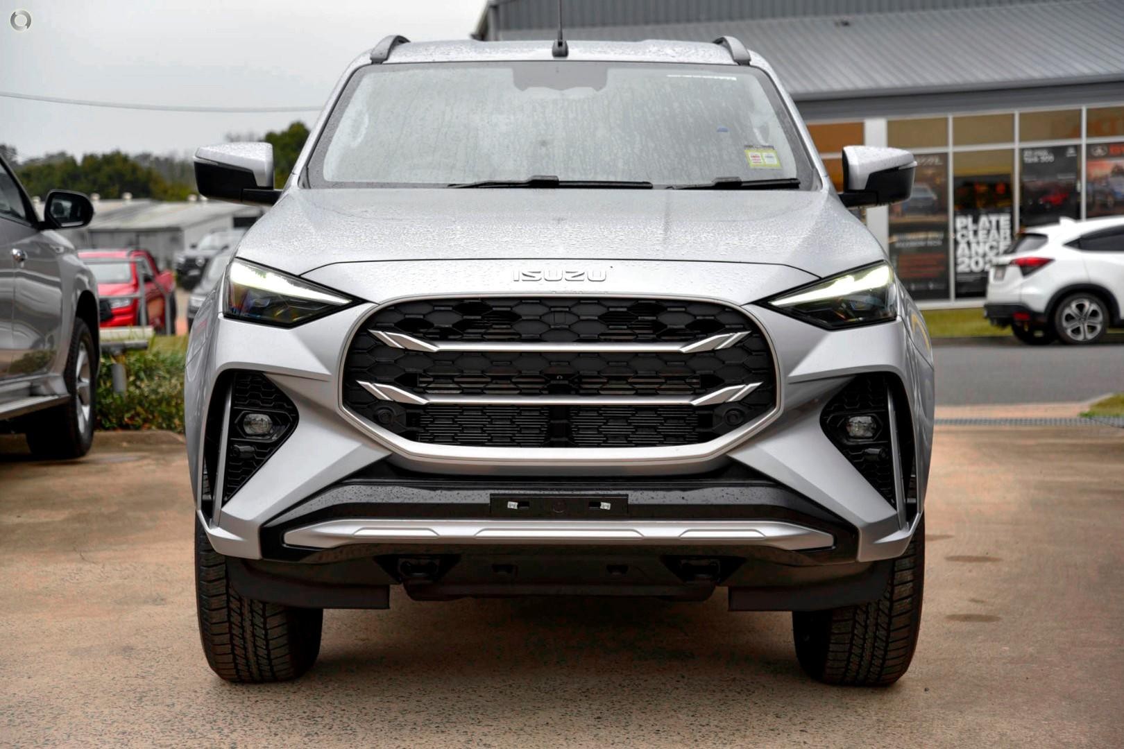 Isuzu Mu-x image 2