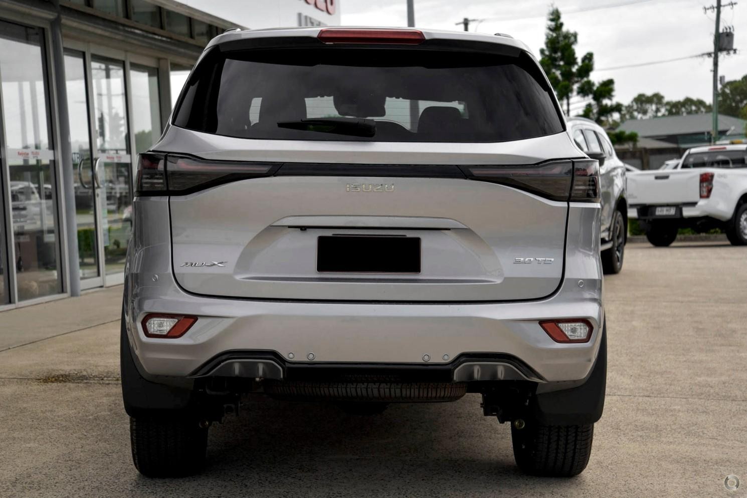Isuzu Mu-x image 3