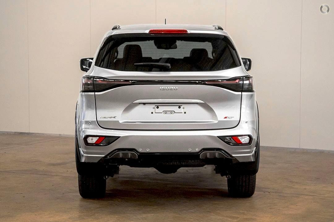 Isuzu Mu-x image 3