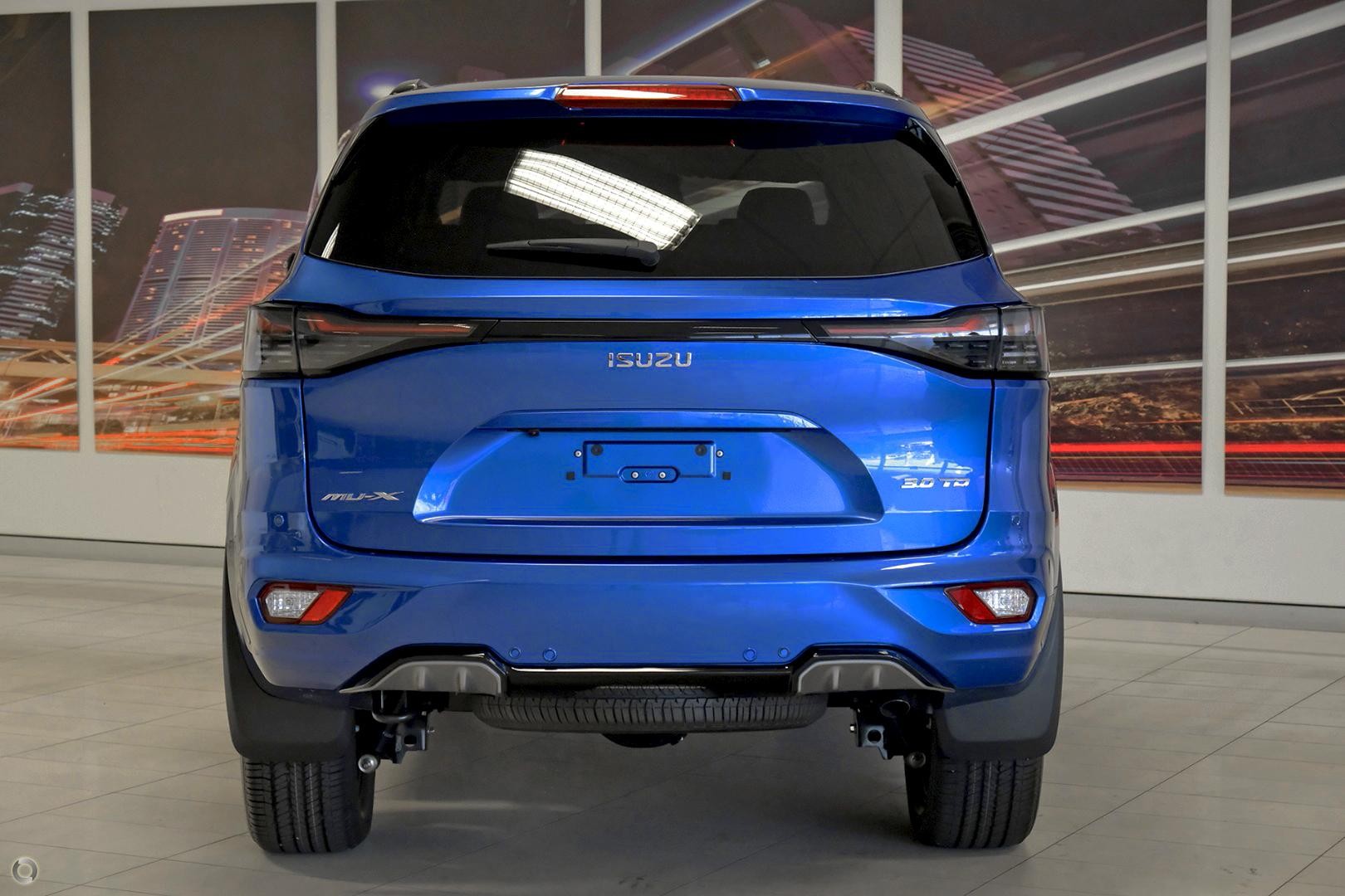 Isuzu Mu-x image 3