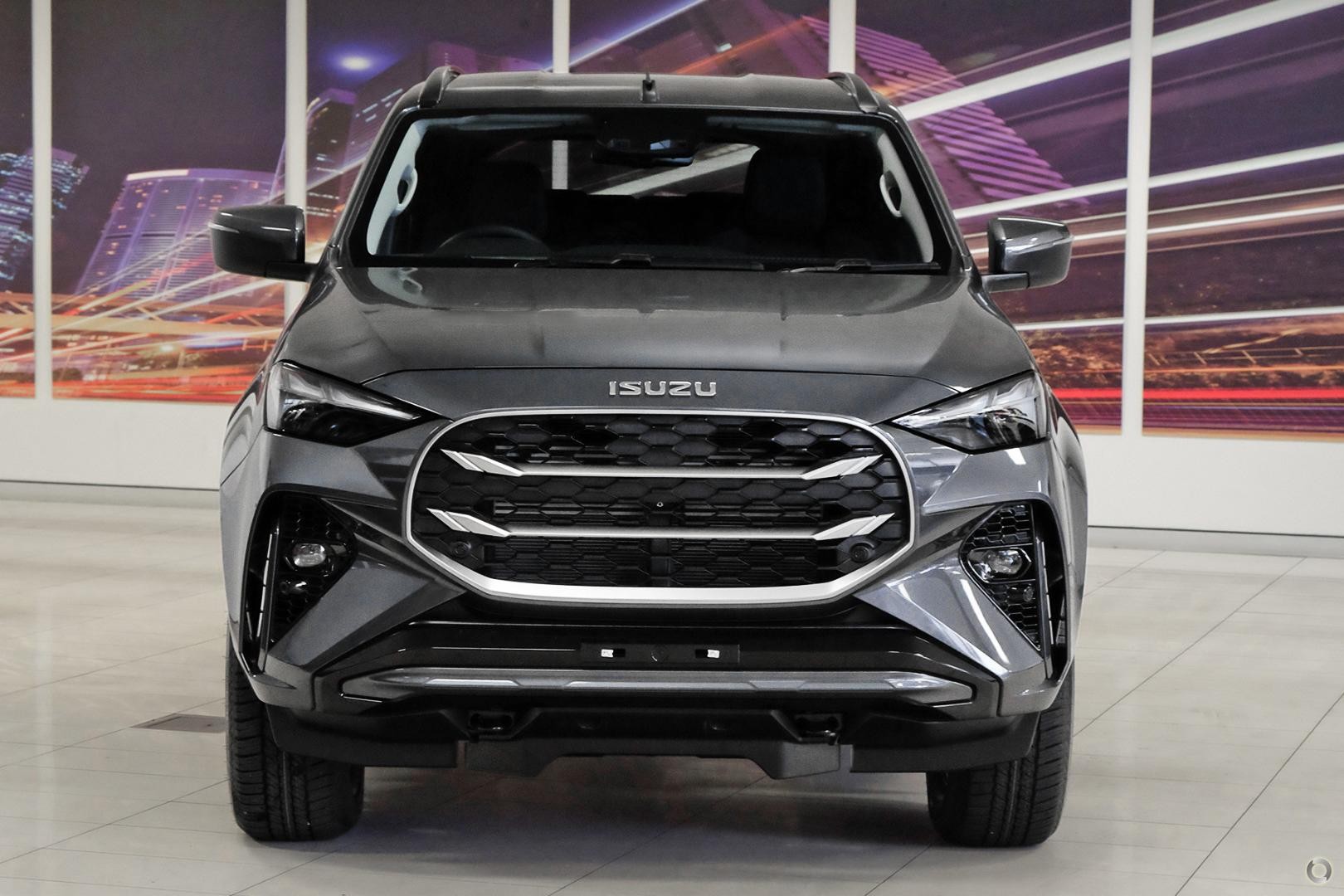 Isuzu Mu-x image 2