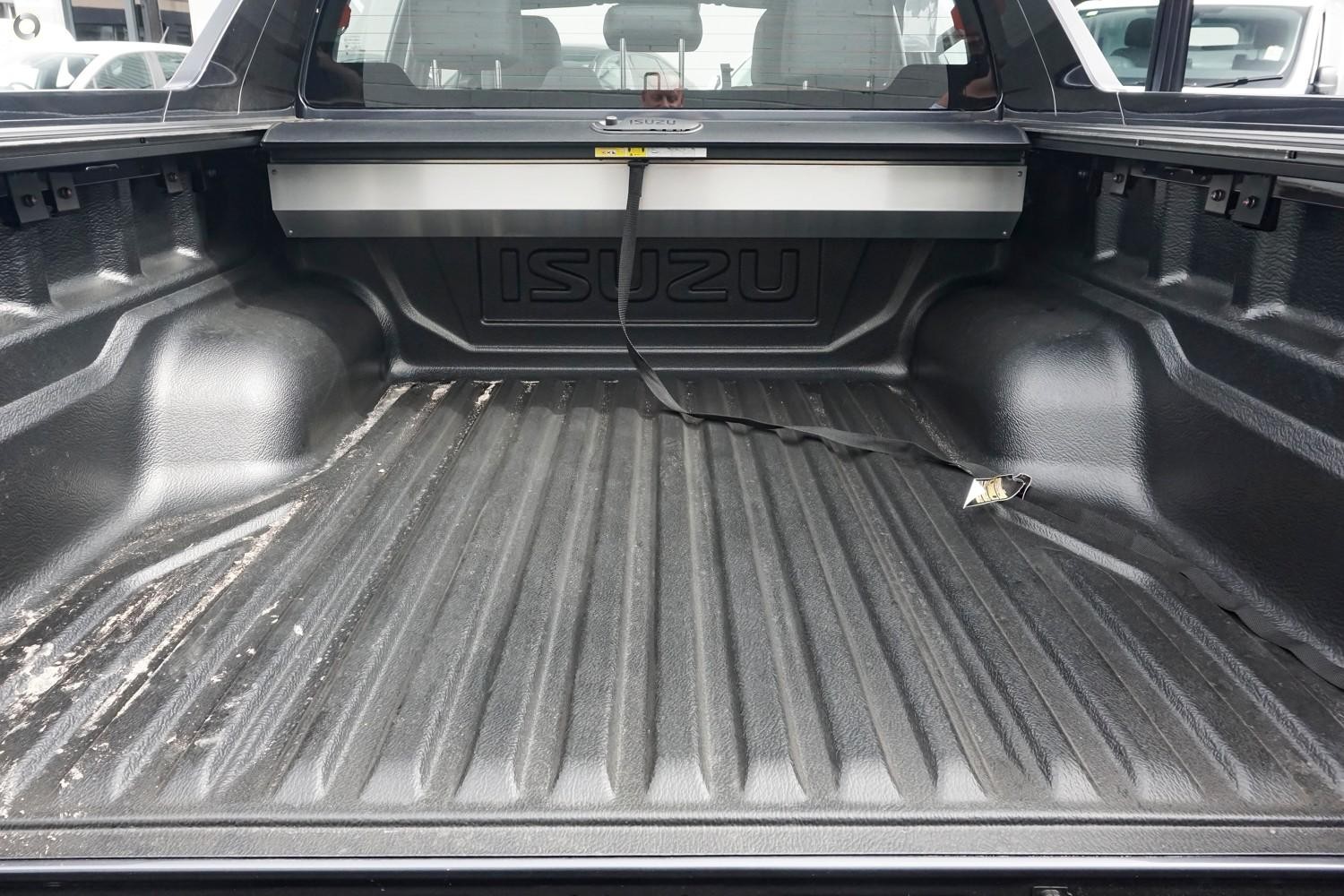 Isuzu D-max image 2