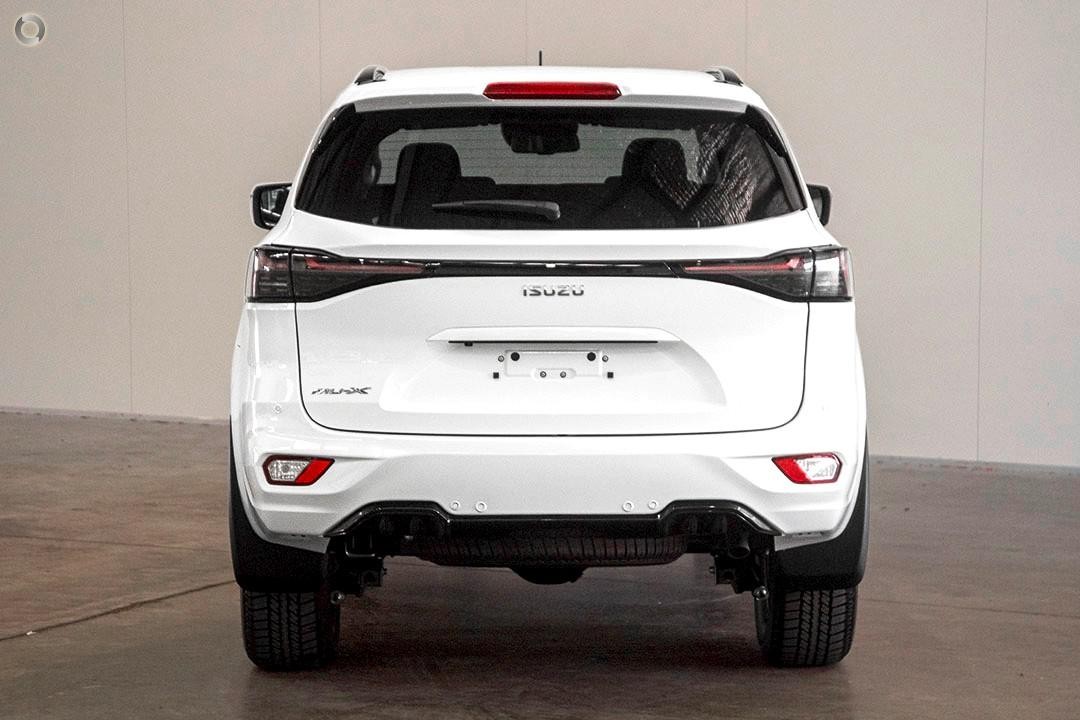 Isuzu Mu-x image 3