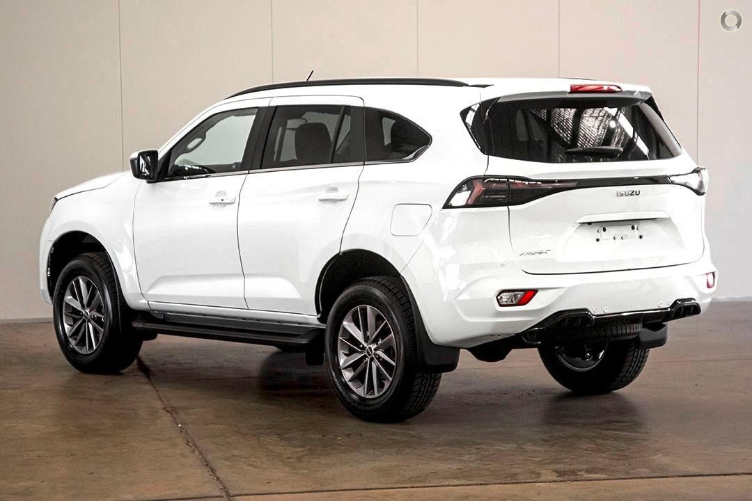 Isuzu Mu-x image 4