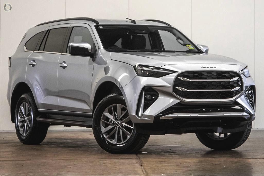 Isuzu Mu-x image 1