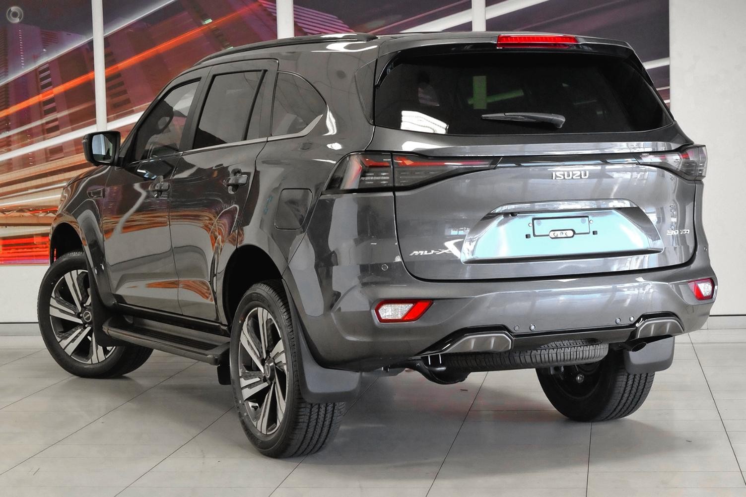 Isuzu Mu-x image 4