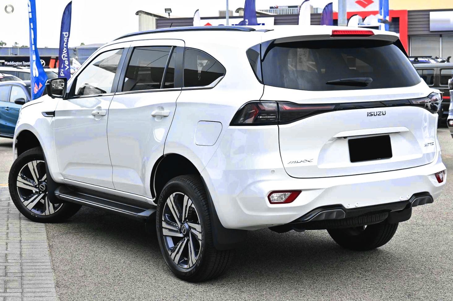 Isuzu Mu-x image 3
