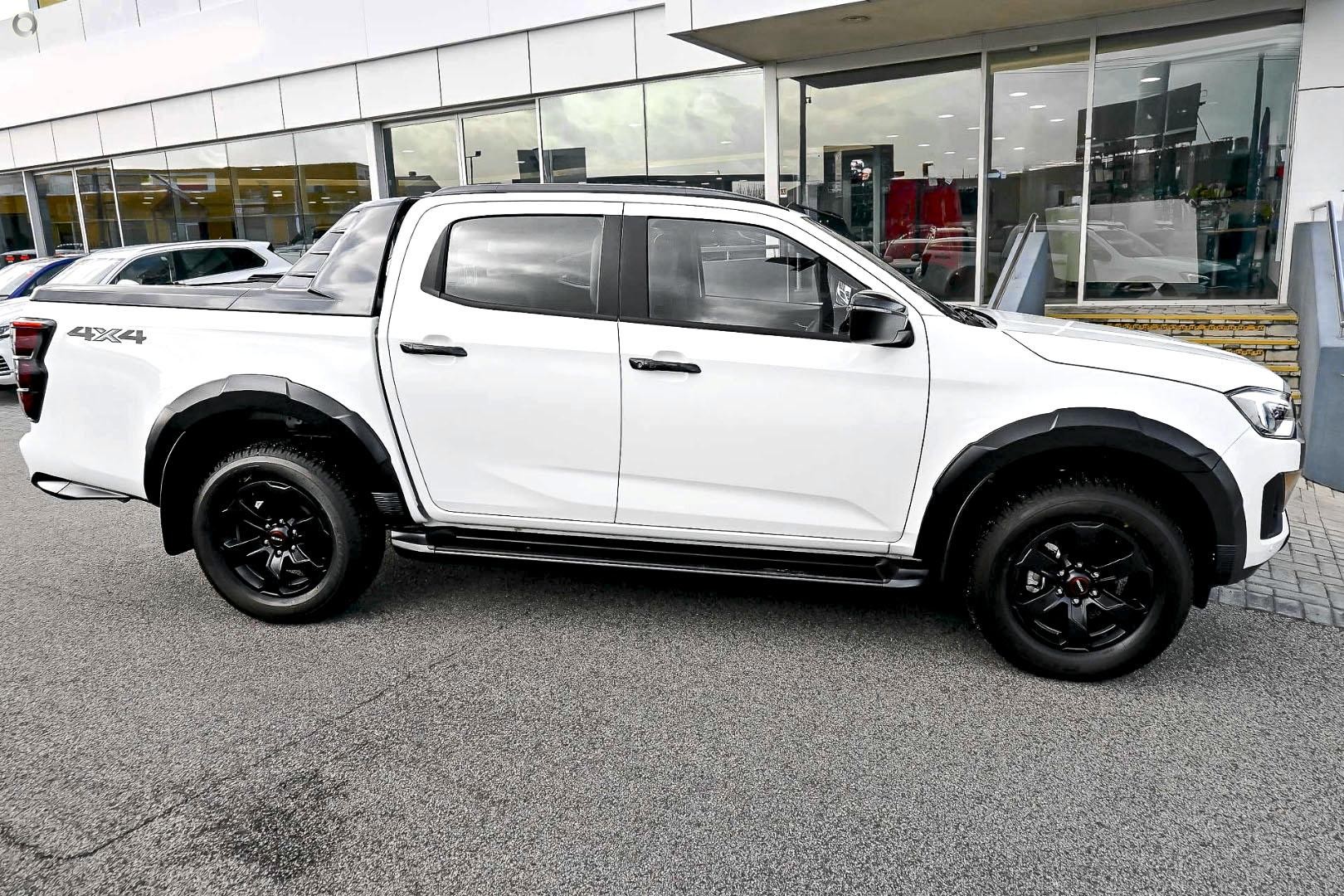 Isuzu D-max image 1