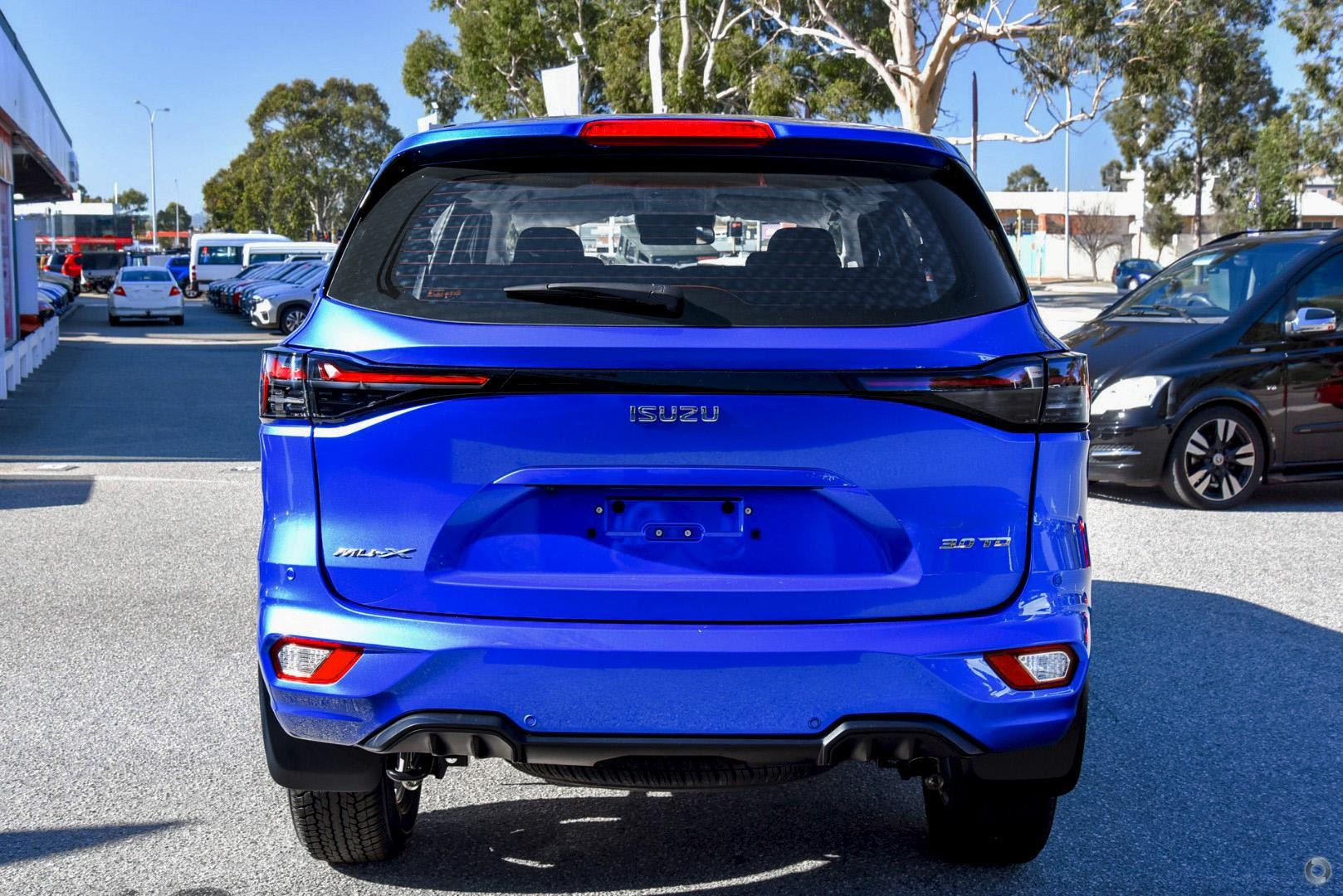 Isuzu Mu-x image 2