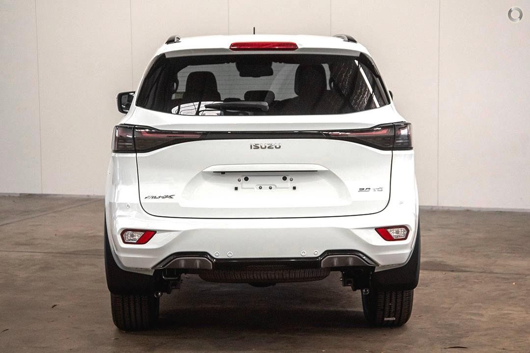 Isuzu Mu-x image 3