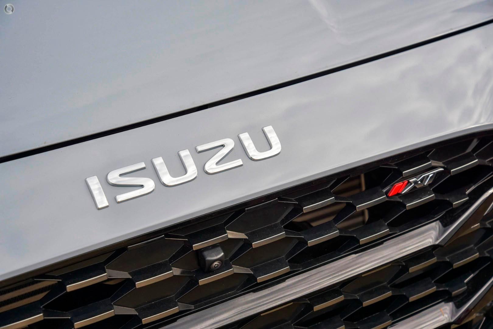 Isuzu Mu-x image 3