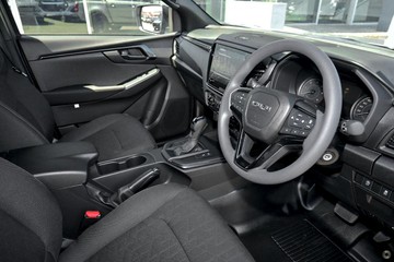 https://dvg-vehicle-assets.s3.amazonaws.com/50554979/w7lfc2tfy8mim74u902yl8oi1.jpg