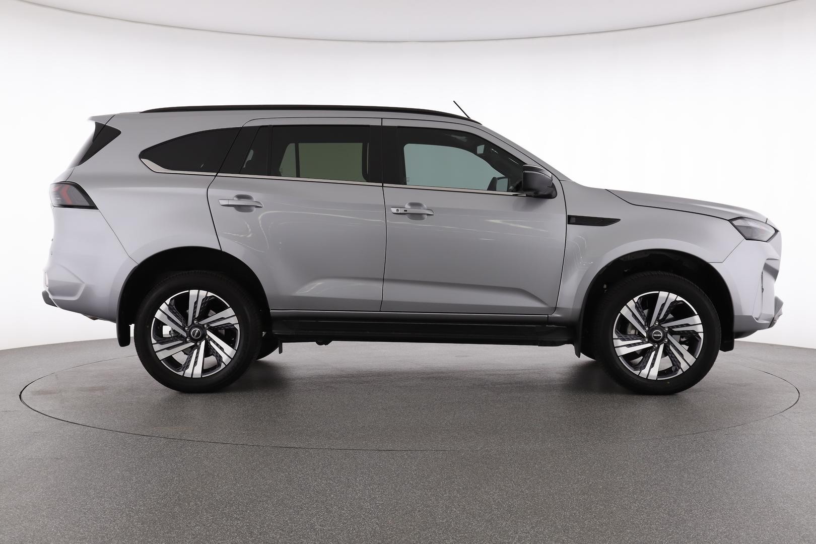 Isuzu Mu-x image 2