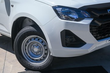 https://dvg-vehicle-assets.s3.amazonaws.com/51036182/f7i860kozpdvstgkjzmy1bu27.jpg