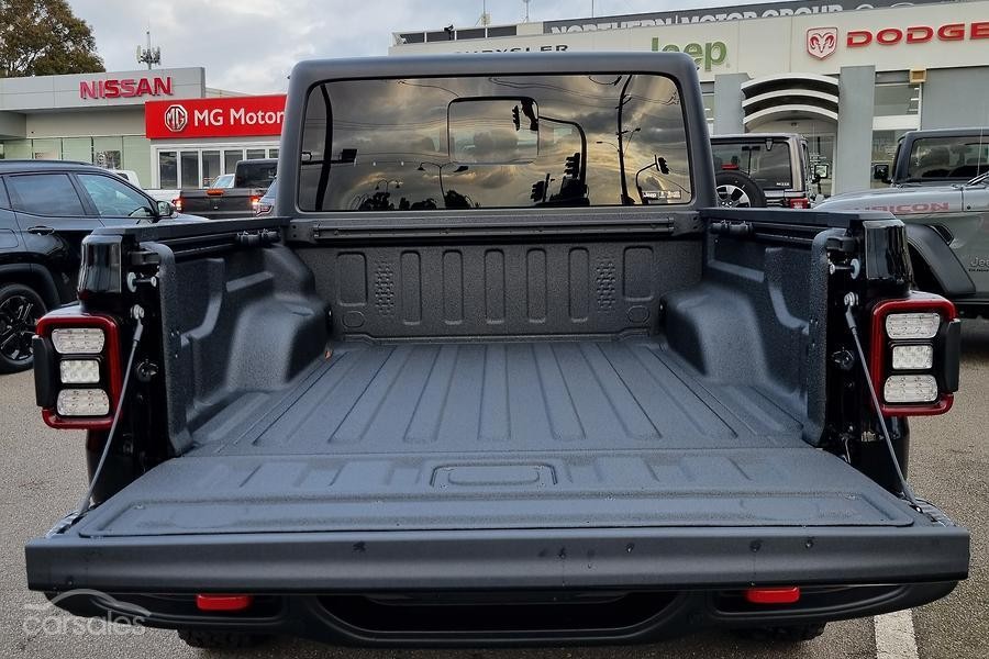 Jeep Gladiator image 4