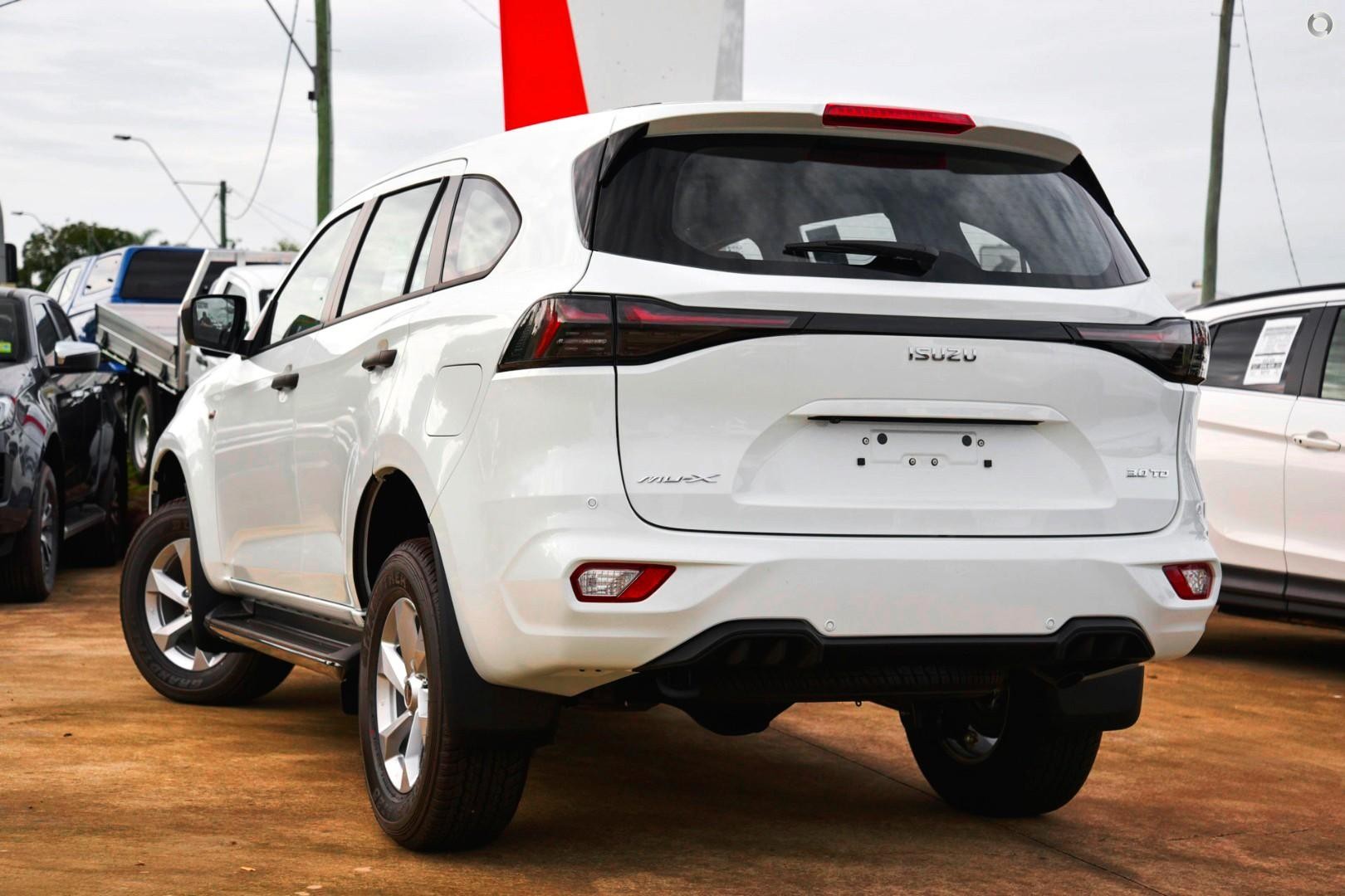 Isuzu Mu-x image 4