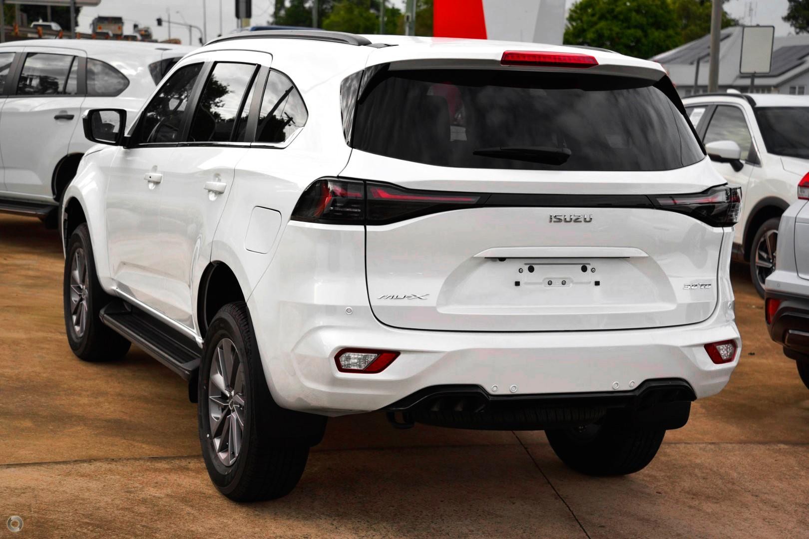 Isuzu Mu-x image 4