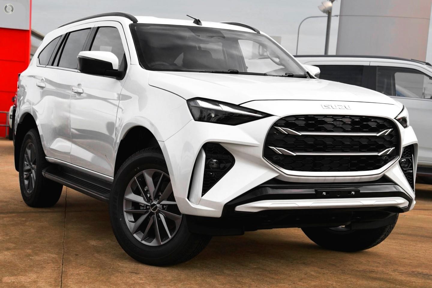 Isuzu Mu-x image 1