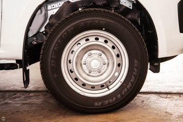 https://dvg-vehicle-assets.s3.amazonaws.com/60067702/zxzr4wuzwn7ksmsaix3u4wsa3.jpg