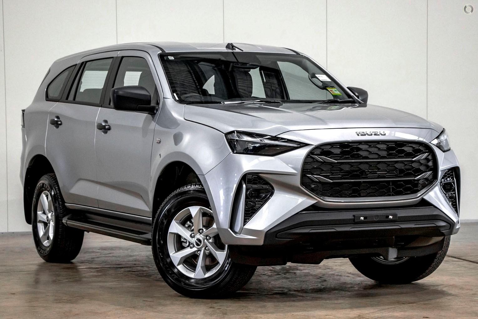 Isuzu Mu-x image 1