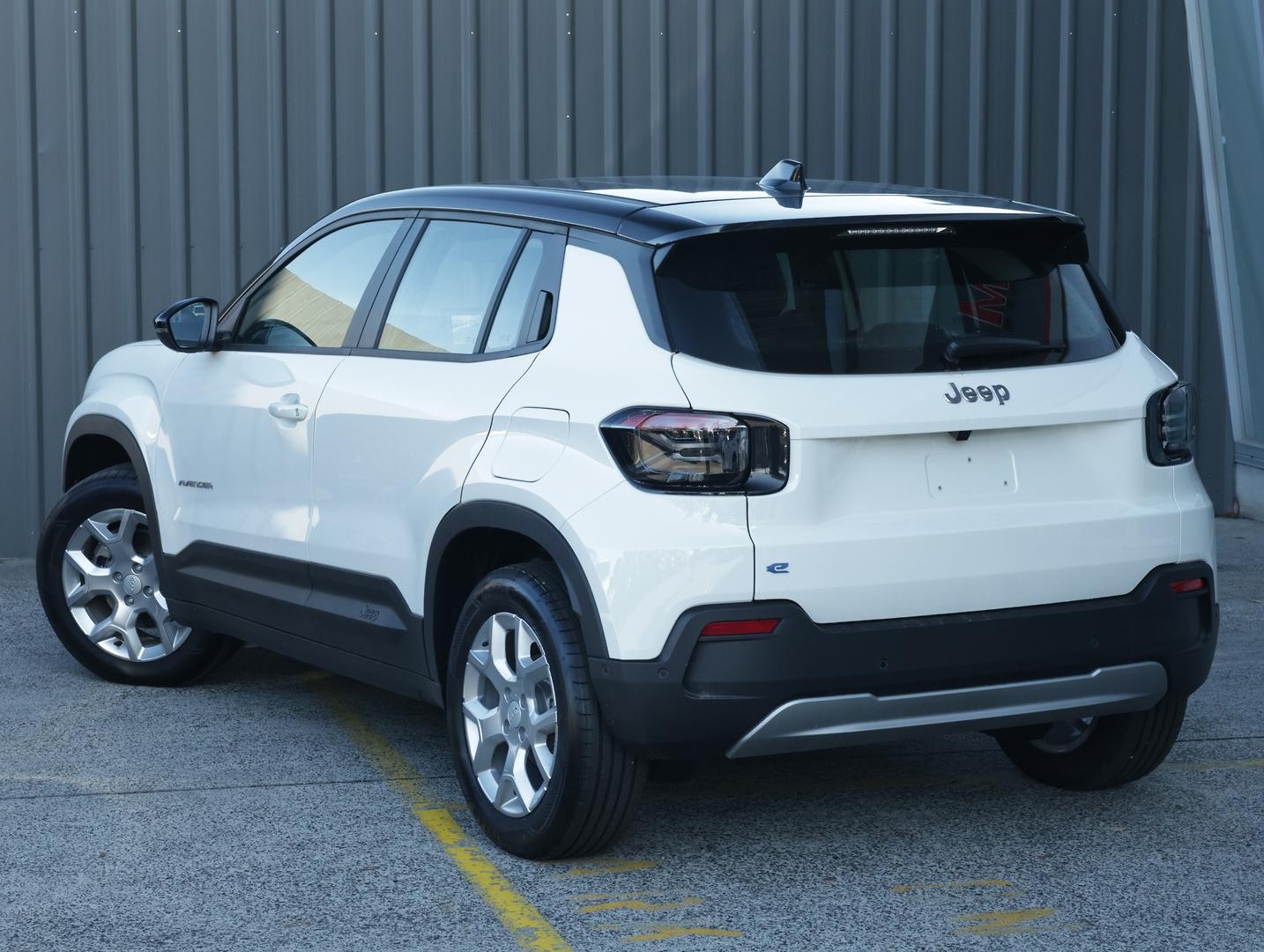 Jeep Avenger image 3