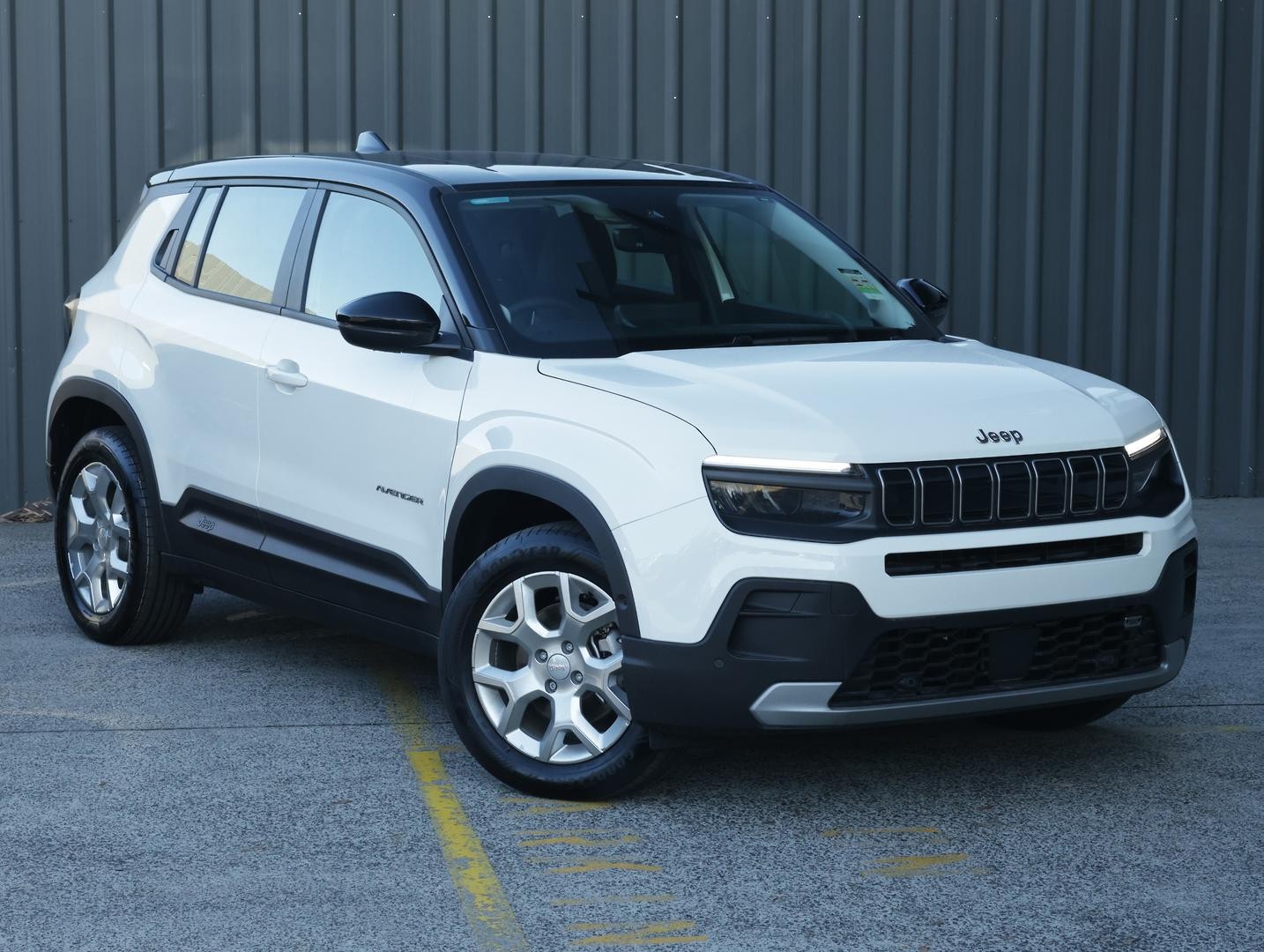 Jeep Avenger image 1