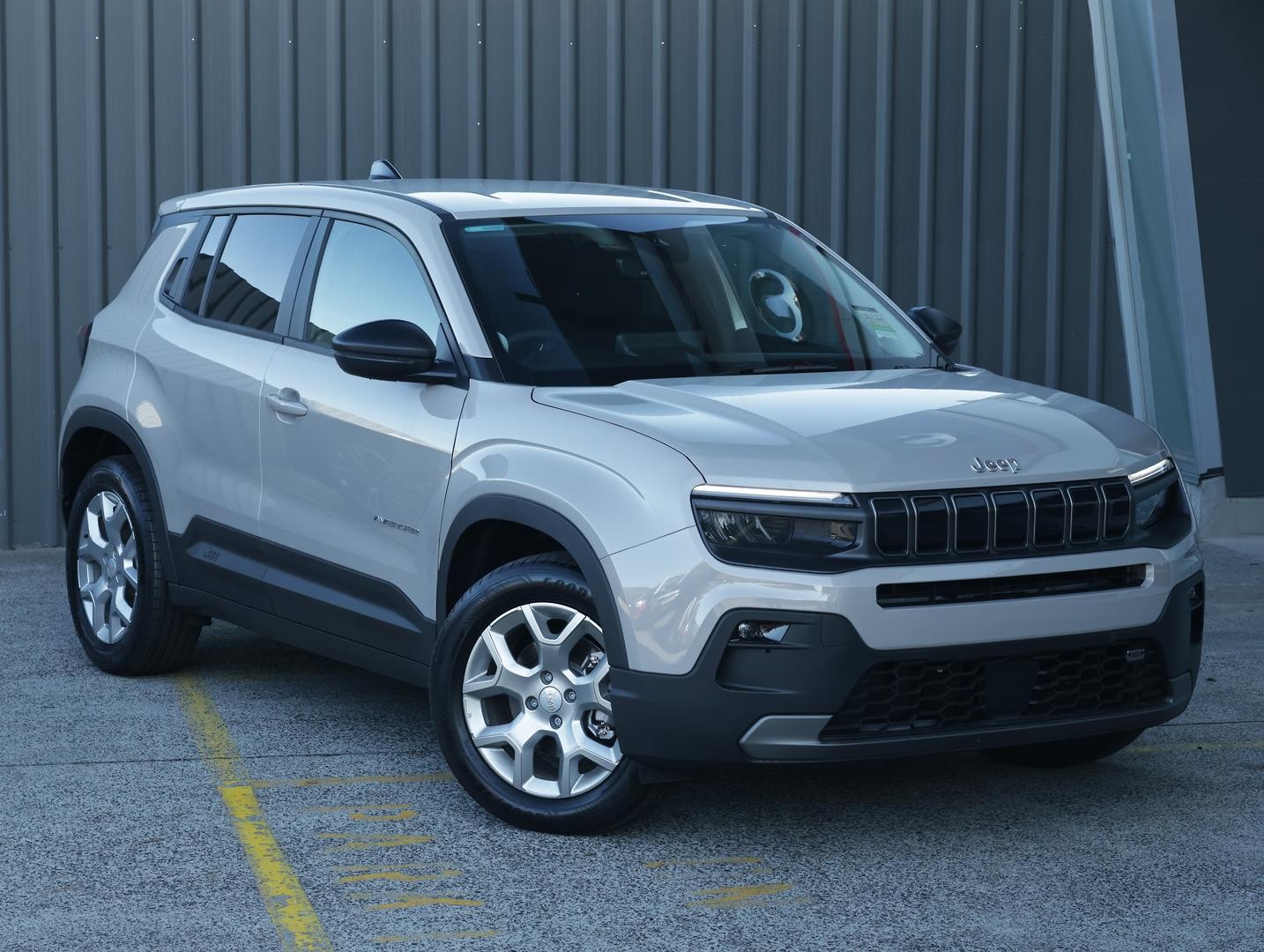 Jeep Avenger image 1