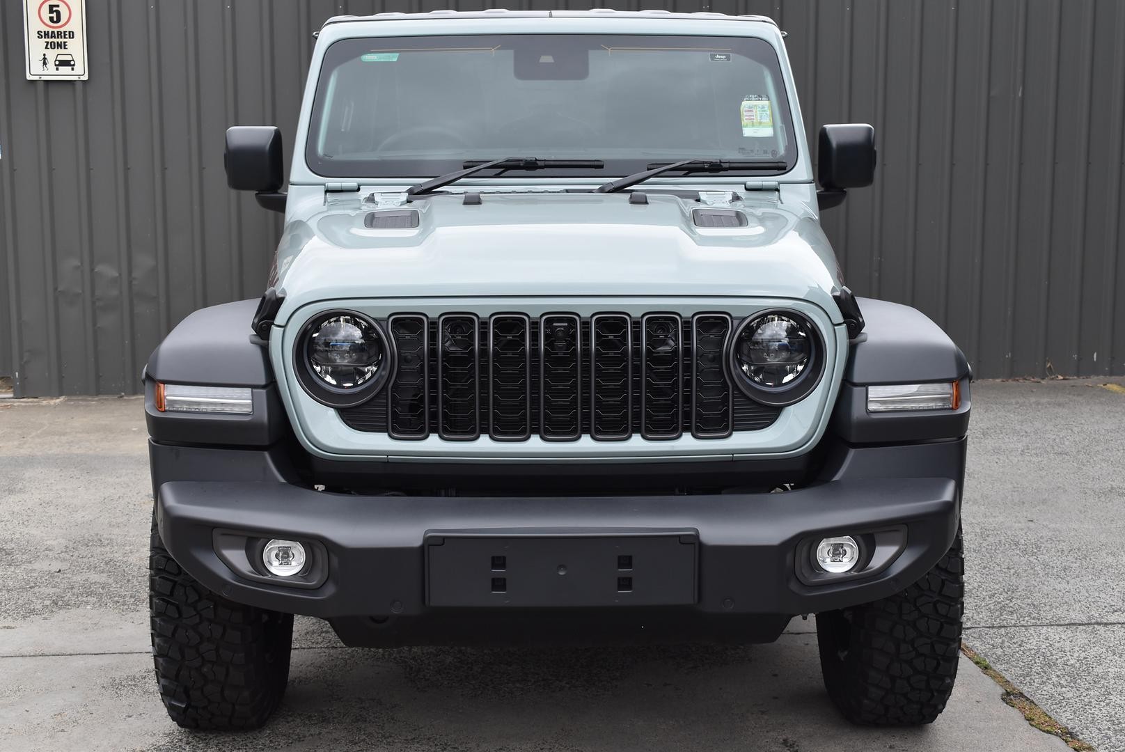 Jeep Wrangler image 2