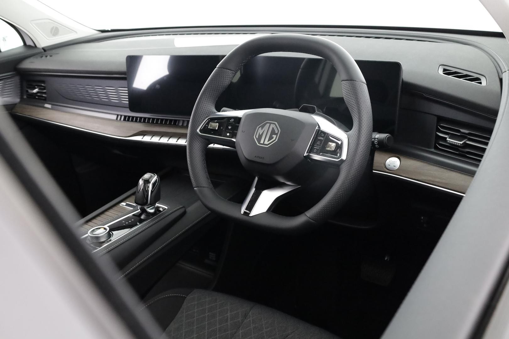 MG Qs image 4