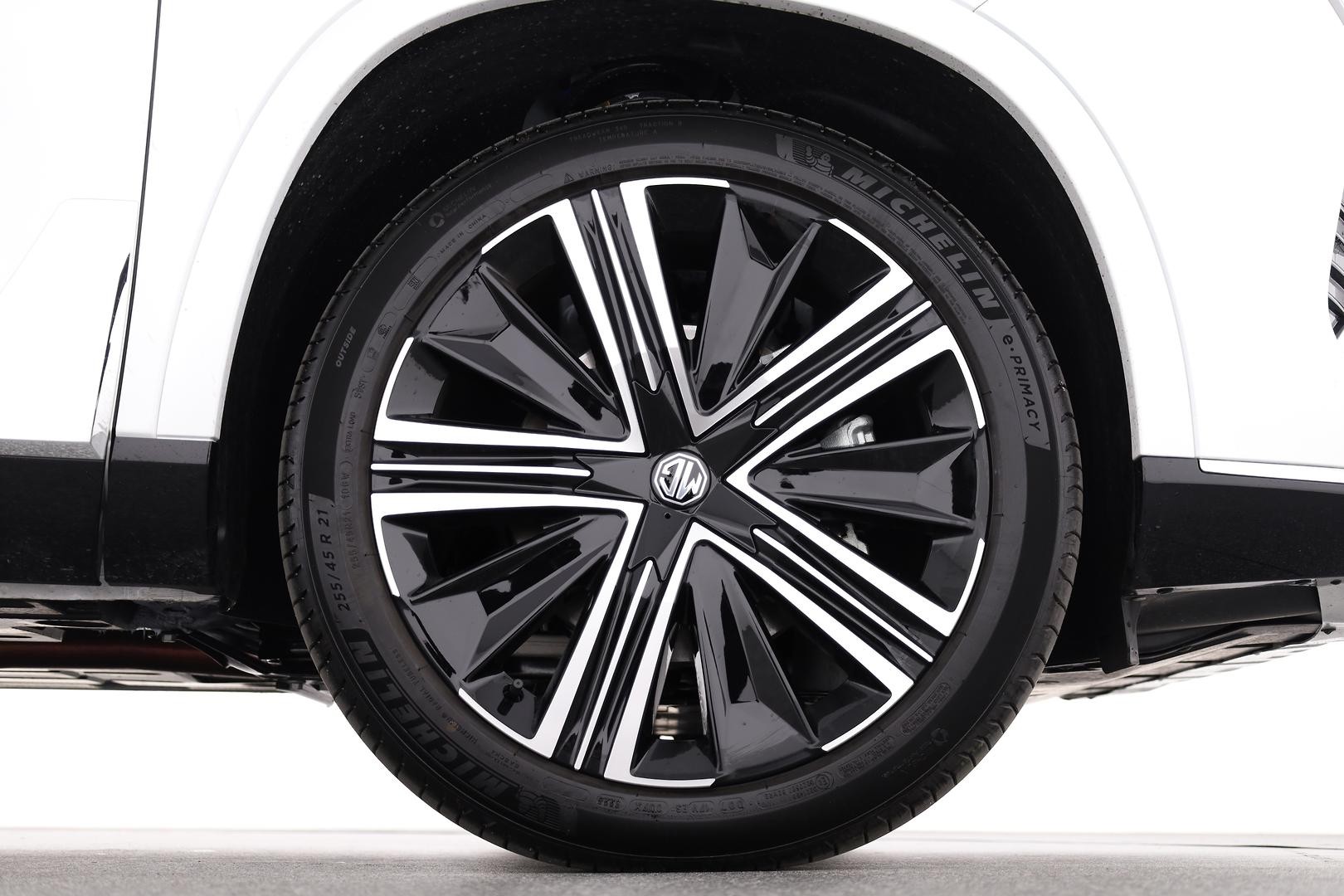 MG Qs image 3