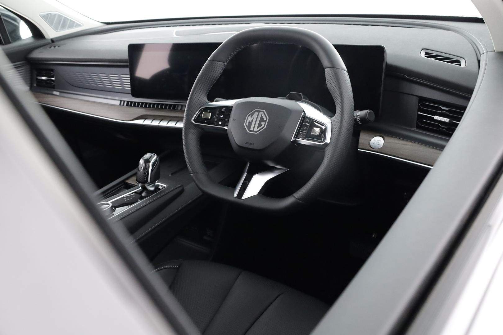 MG Qs image 4