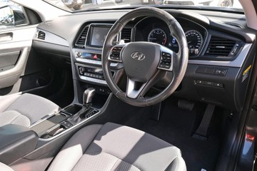 https://dvg-vehicle-assets.s3.amazonaws.com/78242/1f865037a14c95868c1123718a2c0048.jpg