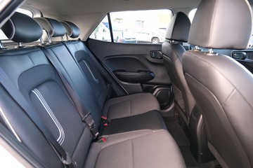 https://dvg-vehicle-assets.s3.amazonaws.com/78526/8soznrhzm60yxo45100s5p66.jpg