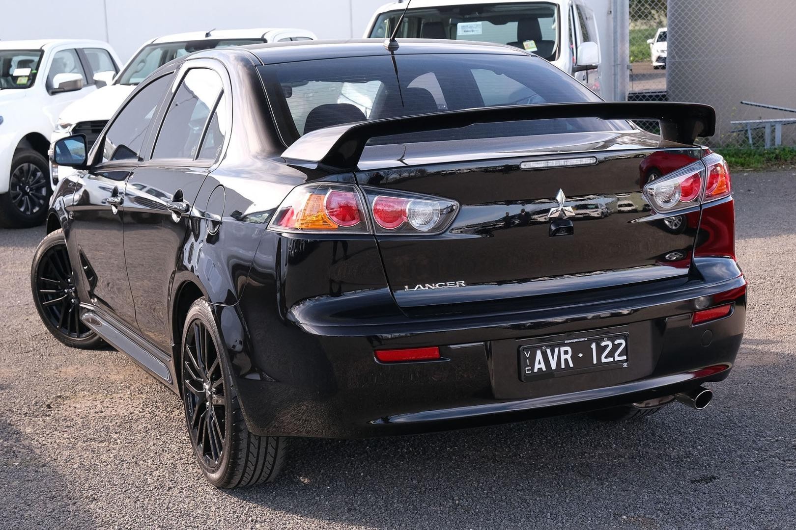 Mitsubishi Lancer image 2