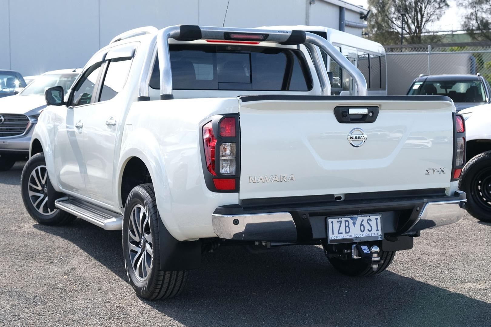 Nissan Navara image 2