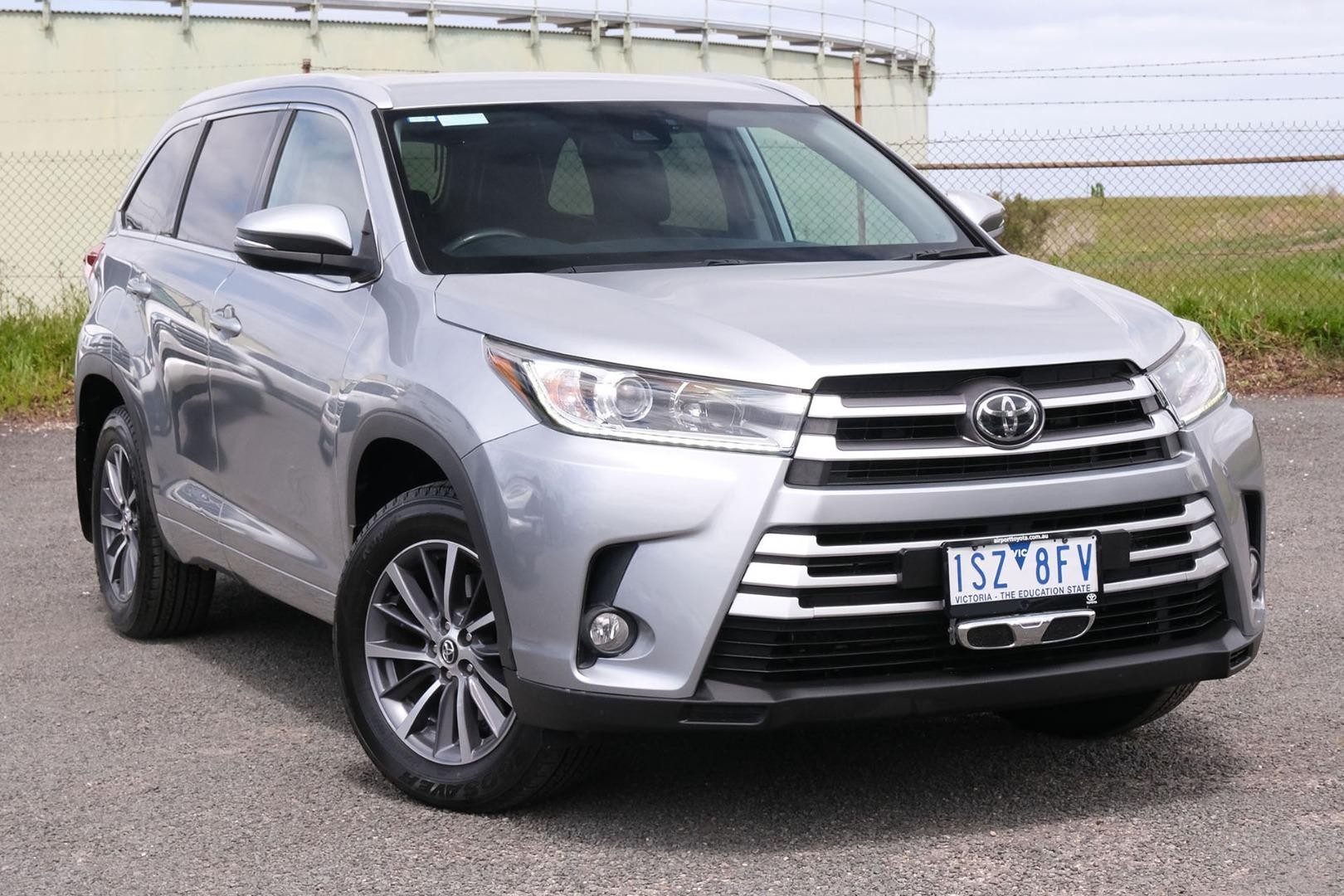 Toyota Kluger image 1